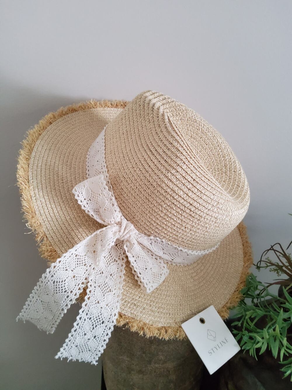 Boho Fringe Straw Hat w/ Lace Ribbon Summer Beach Sun Hat NWT